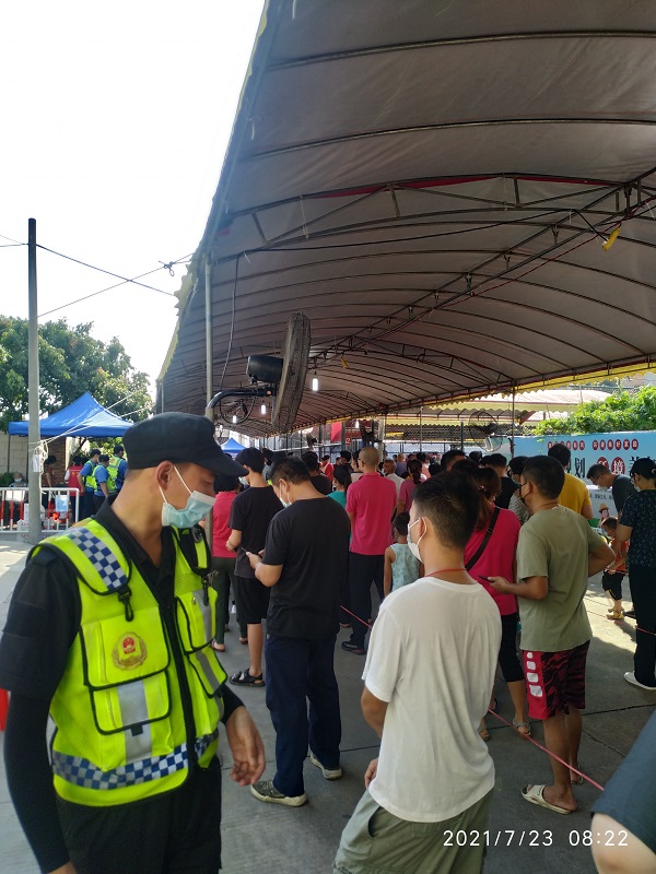 【抗擊疫情，共克時(shí)艱】我司隊(duì)員前往永益核酸檢測(cè)點(diǎn)，維護(hù)現(xiàn)場(chǎng)秩序