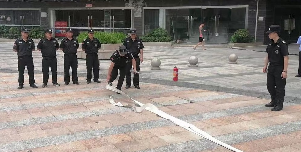 開(kāi)展培訓(xùn)工作，提高業(yè)務(wù)水平